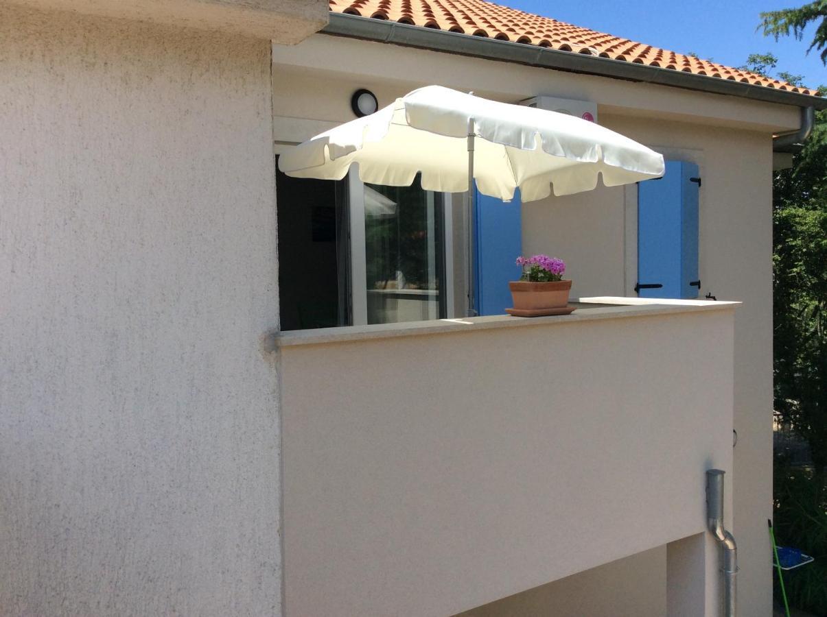 Apartment Pin Pinezići Εξωτερικό φωτογραφία